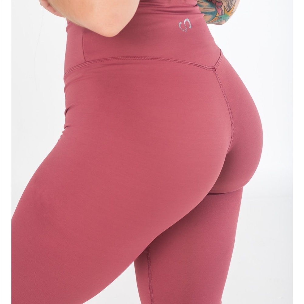 Curves N Combatboots Berry Leggings- No pockets